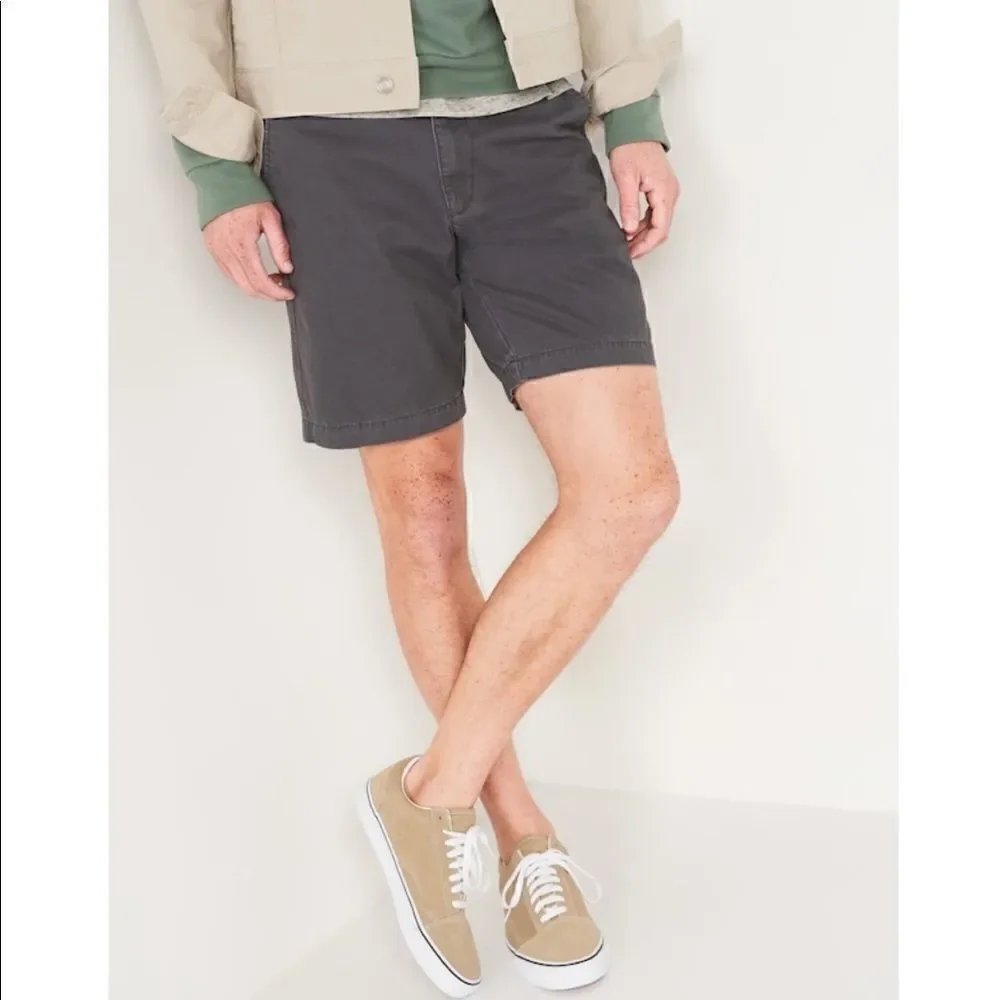 Old Navy Men’s Straight Lived-in Khaki Non-stretch Shorts 10” Size 42